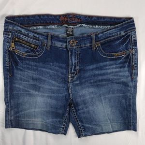 Ariya Embroidered Decorative Denim Jeans Shorts